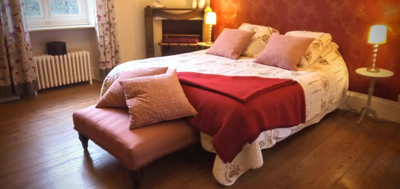 Bed and Breakfast Le Bonnet De Nuit Chalmoux Exterior foto